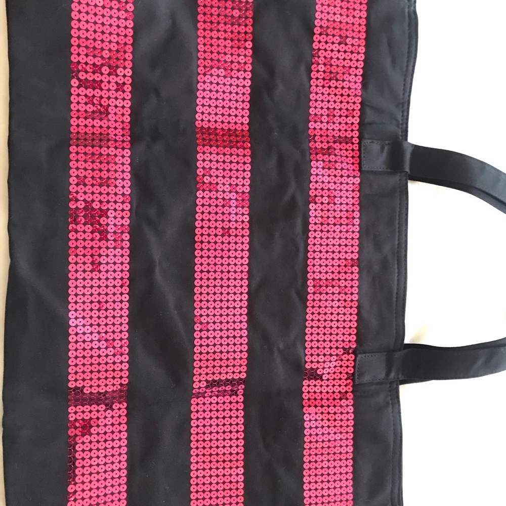 2 BNWT Victoria Secret Bags in packages - Picture 3 of 6
